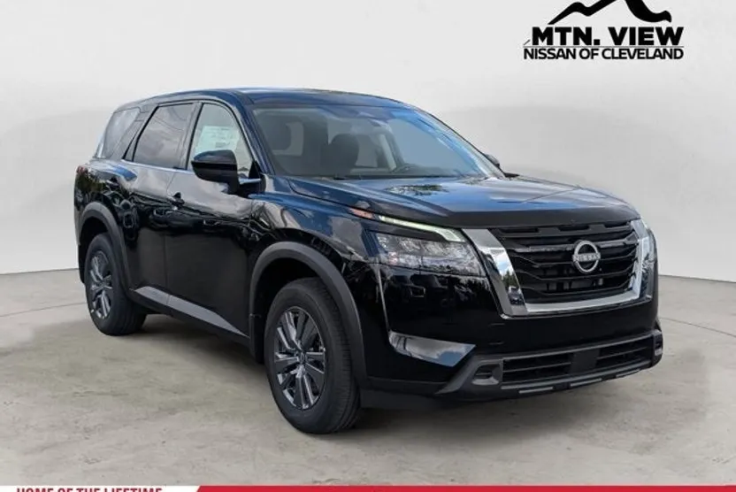 2025 Nissan Pathfinder S photo 1
