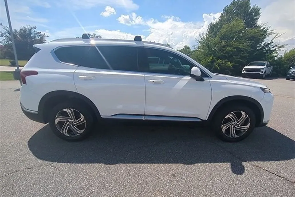 2022 Hyundai Santa Fe SEL photo 1