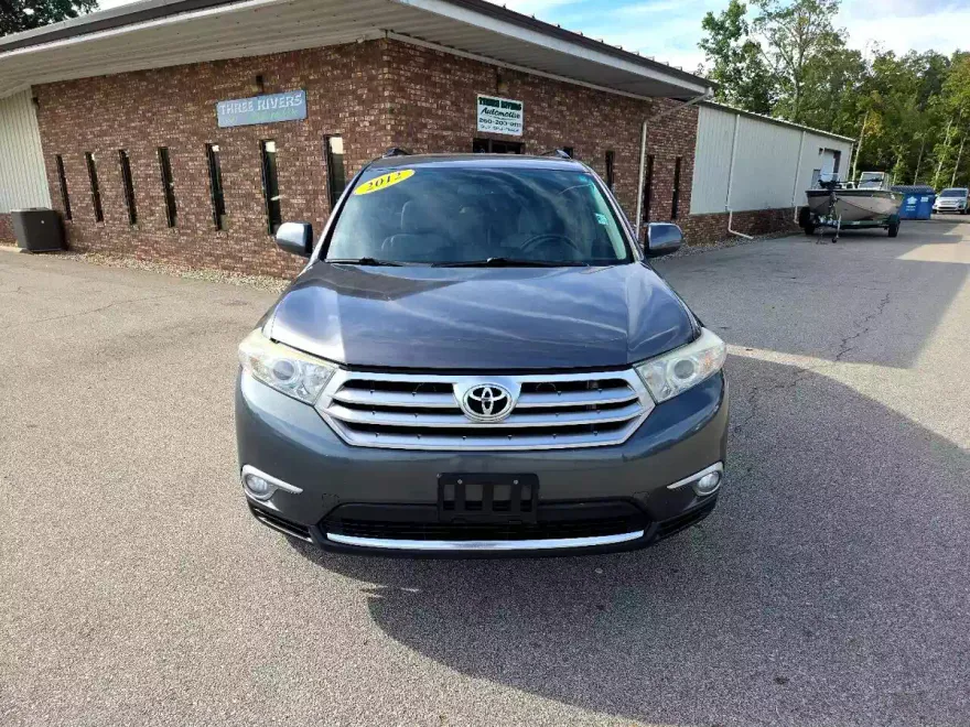 2012 Toyota Highlander Base photo 1
