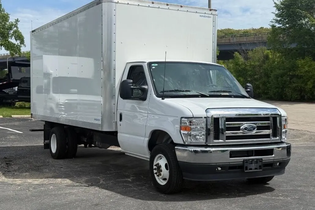 2024 Ford E-450 photo 1