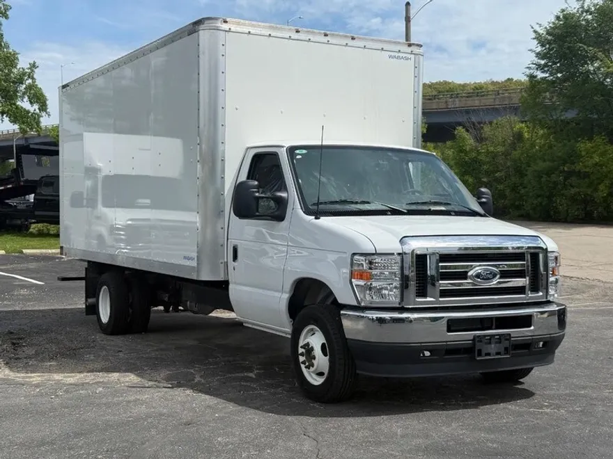 2024 Ford E-450 photo 1