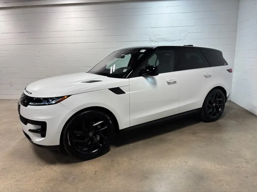 2023 Land Rover Range Rover Sport SE photo 1