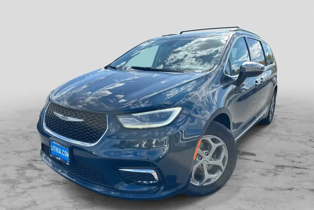 2023 Chrysler Pacifica Limited photo 1