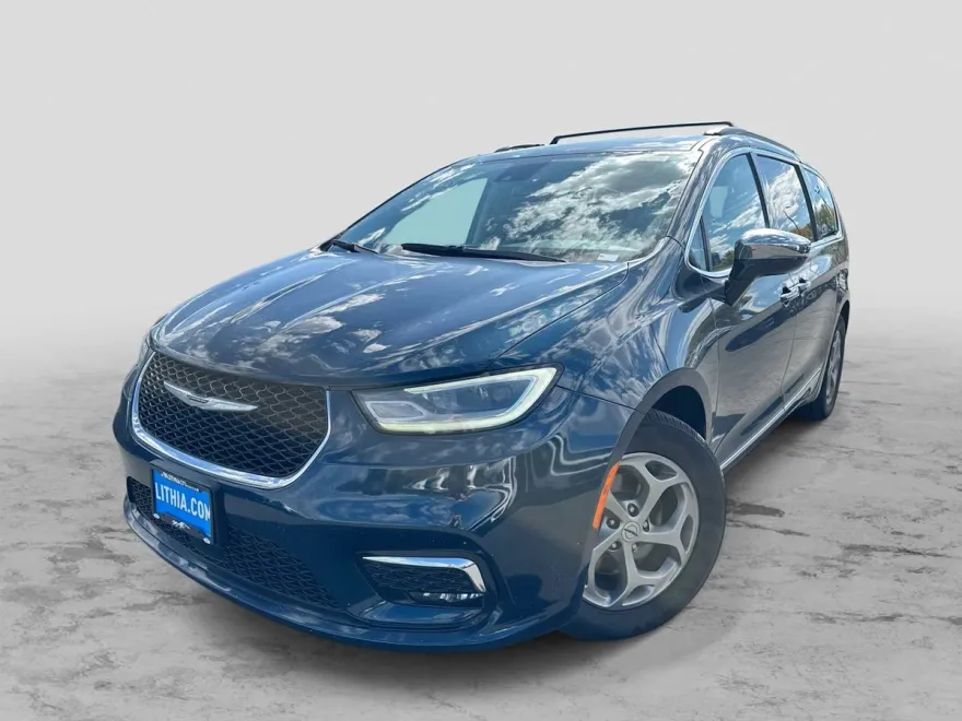 2023 Chrysler Pacifica Limited photo 1