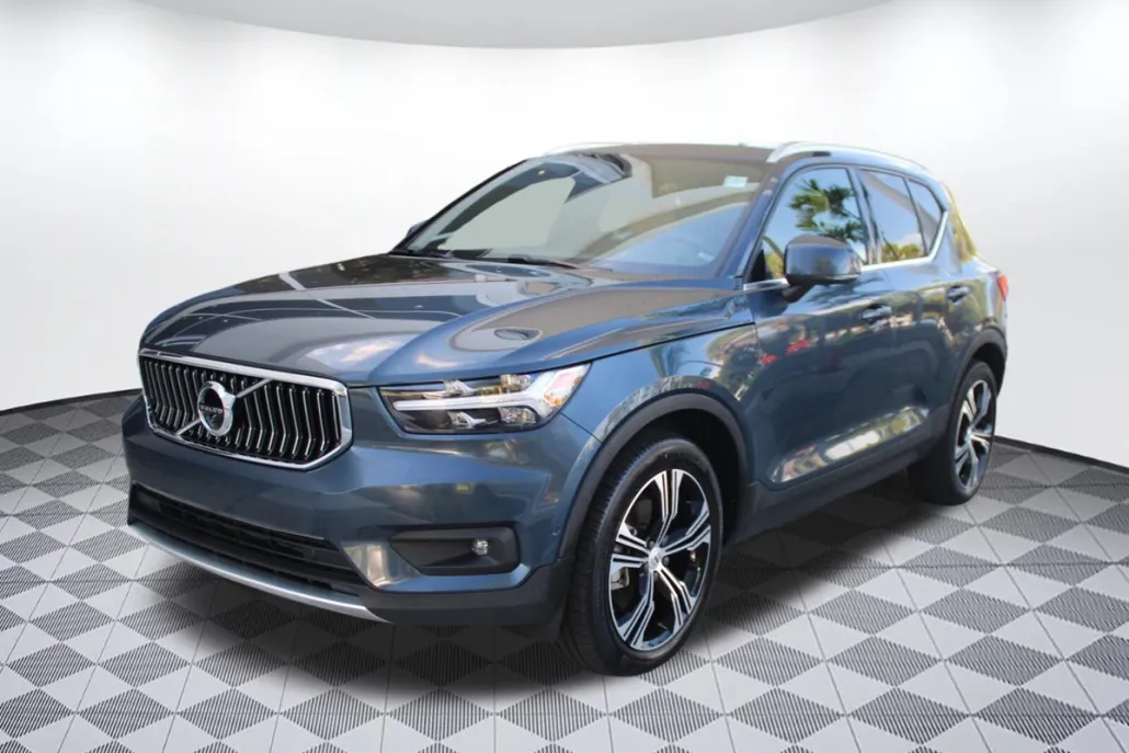2022 Volvo XC40 T5 AWD Inscription photo 1