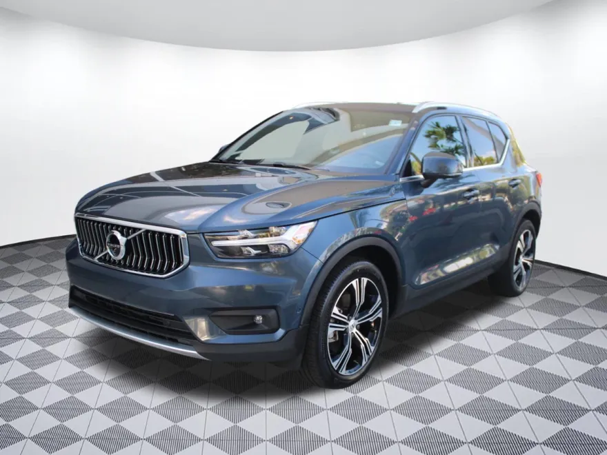 2022 Volvo XC40 T5 AWD Inscription photo 1
