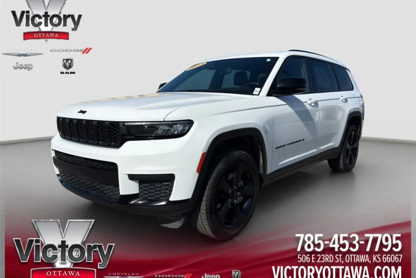 2023 Jeep Grand Cherokee Laredo Altitude photo 1