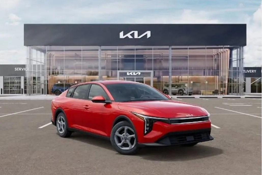 2025 Kia K4 GT-Line Turbo photo 1