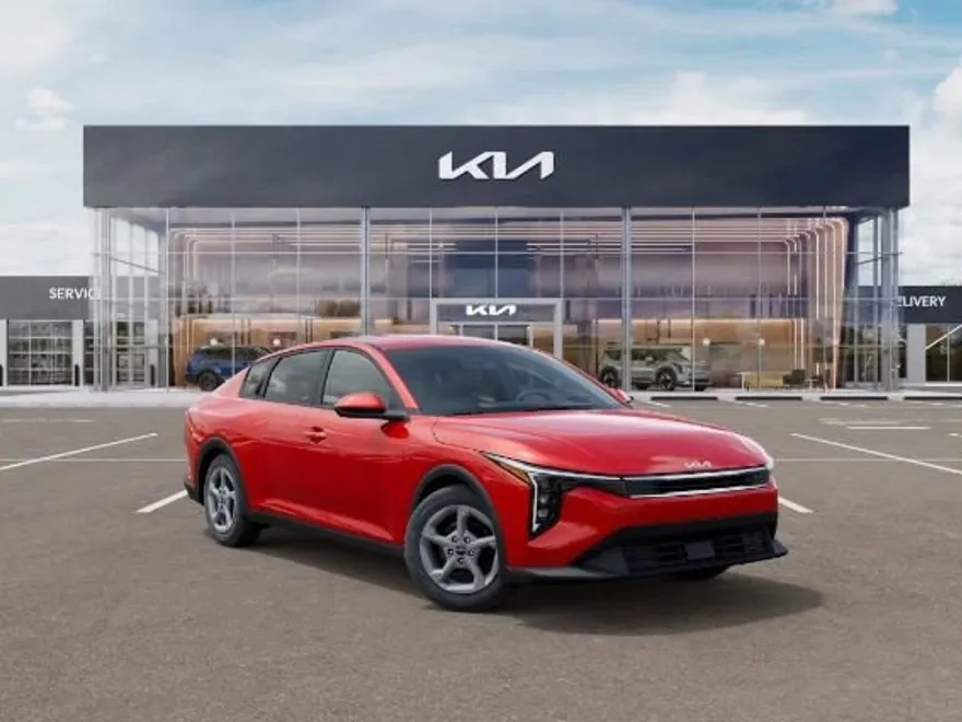2025 Kia K4 GT-Line Turbo photo 1