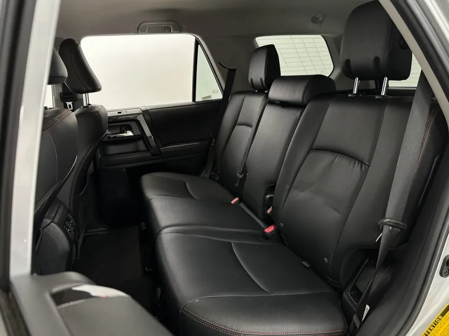 2024 Toyota 4Runner TRD Off-Road Premium photo 1