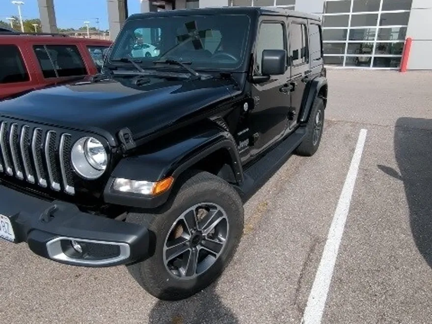 2023 Jeep Wrangler Sahara photo 1