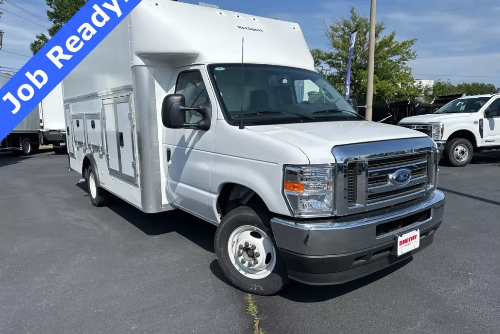2025 Ford E-450 photo 1