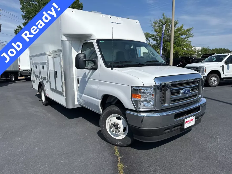2025 Ford E-450 photo 1