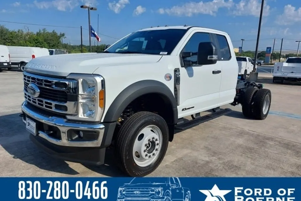 2025 Ford F-550 photo 1