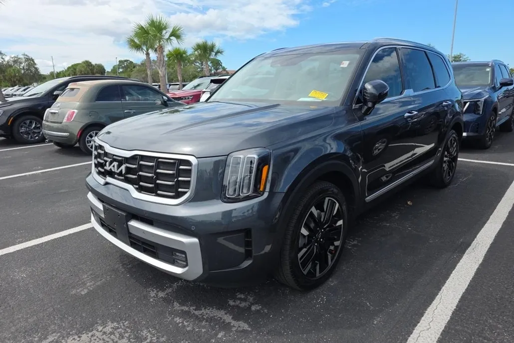 2024 Kia Telluride SX photo 1