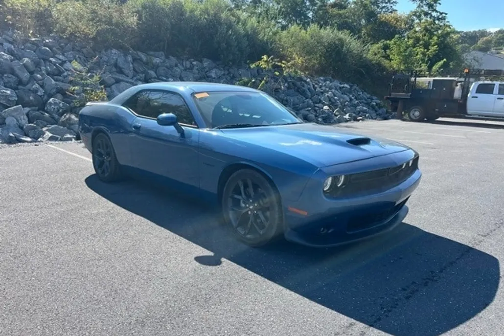 2022 Dodge Challenger R/T photo 1