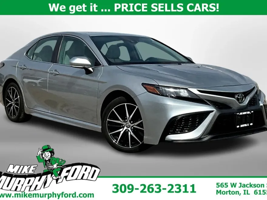2022 Toyota Camry SE photo 1