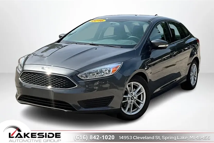 2016 Ford Focus SE photo 1