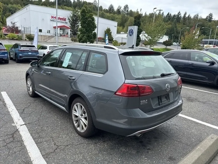 2017 Volkswagen Golf Alltrack TSI SE 4Motion photo 1