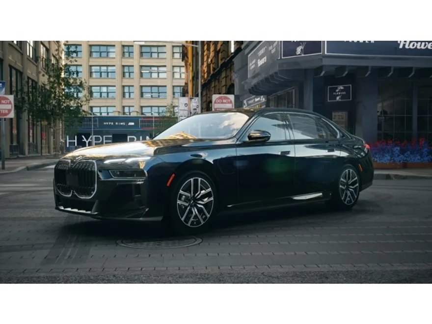 2026 Bmw 750e photo 1