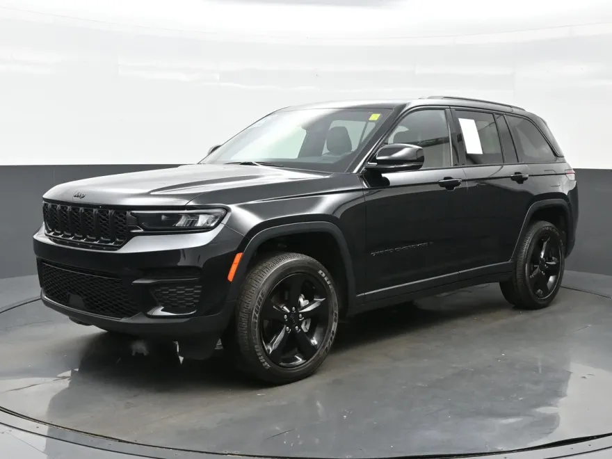 2023 Jeep Grand Cherokee Altitude photo 1