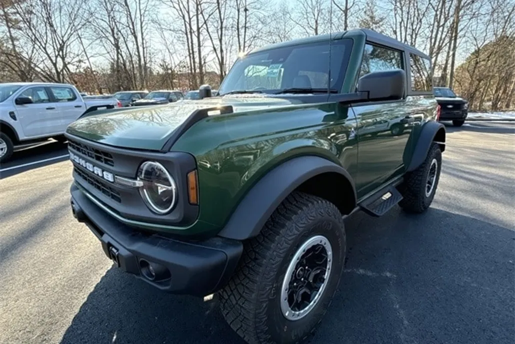 2024 Ford Bronco Black Diamond photo 1