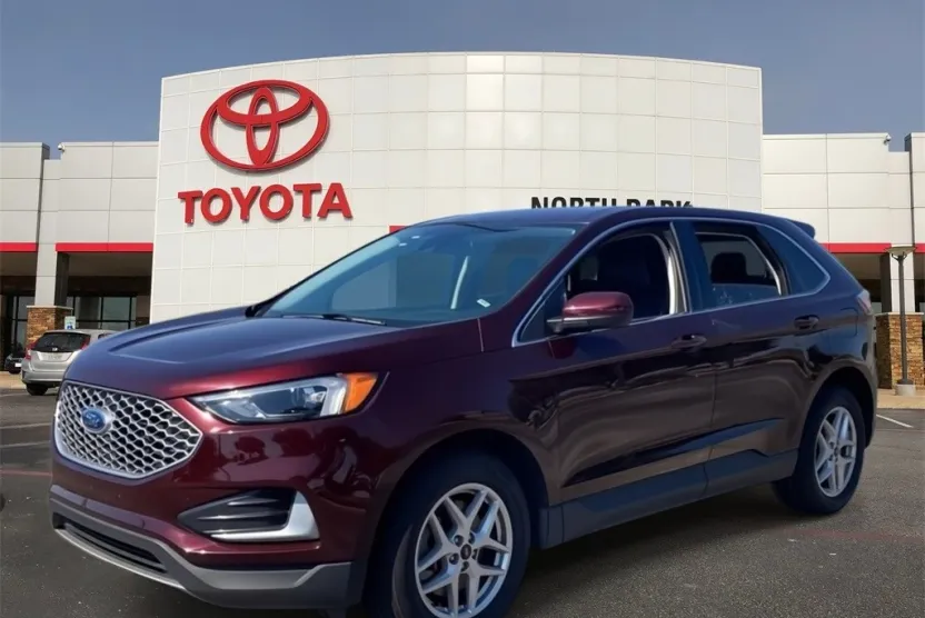 2024 Ford Edge SEL photo 1