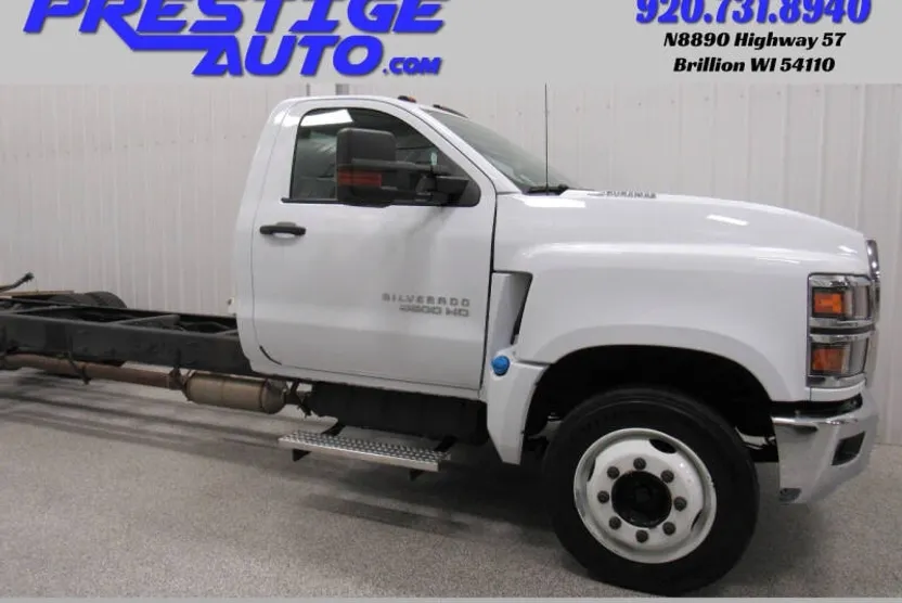2022 Chevrolet Silverado 5500HD photo 1