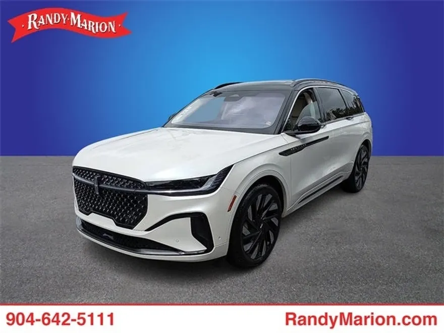 2024 Lincoln Nautilus Black Label photo 1