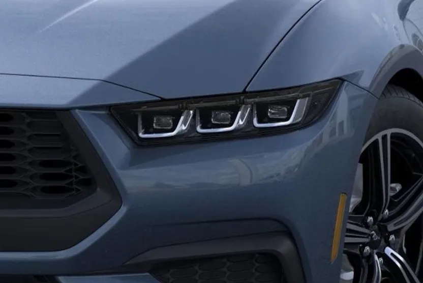 2025 Ford Mustang photo 1