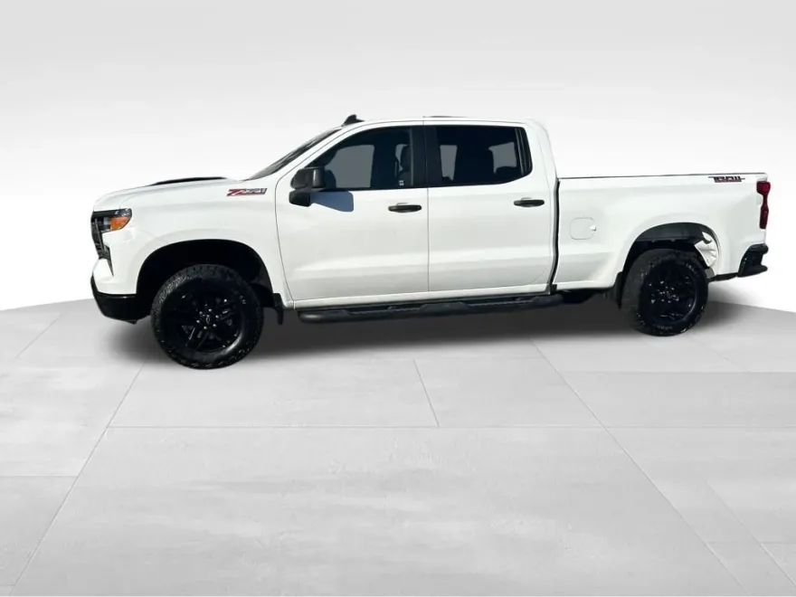 2024 Chevrolet Silverado 1500 Custom Trail Boss photo 1