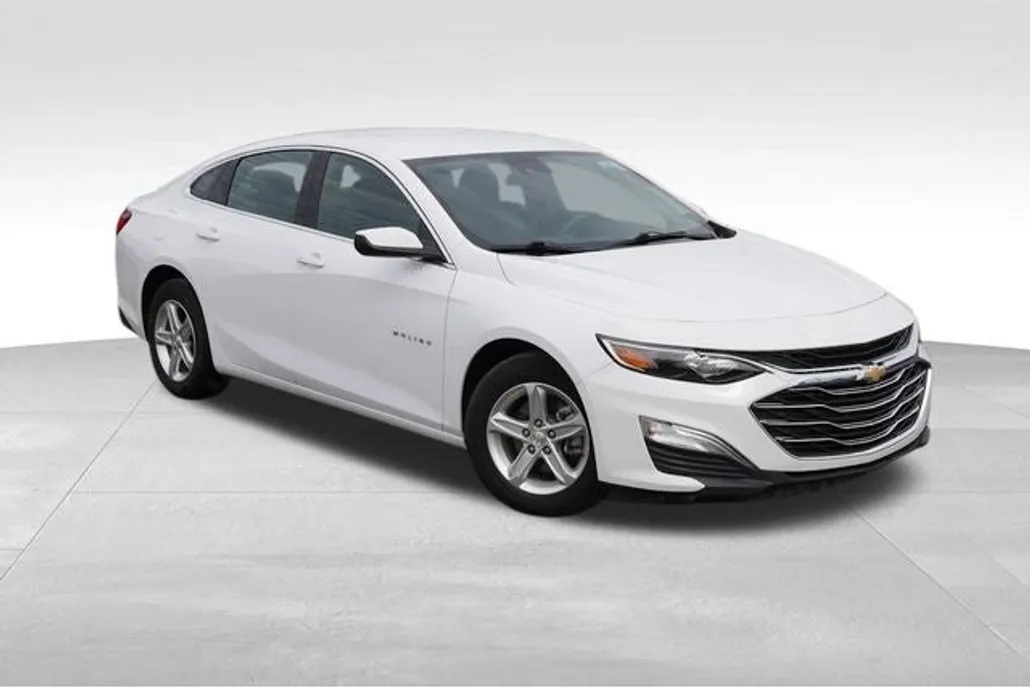 2024 Chevrolet Malibu LS photo 1