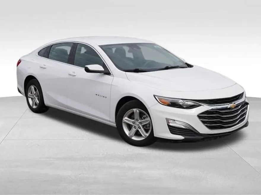 2024 Chevrolet Malibu LS photo 1