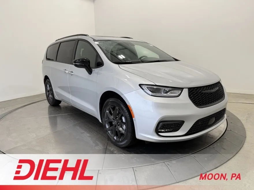 2026 Chrysler Pacifica Limited photo 1