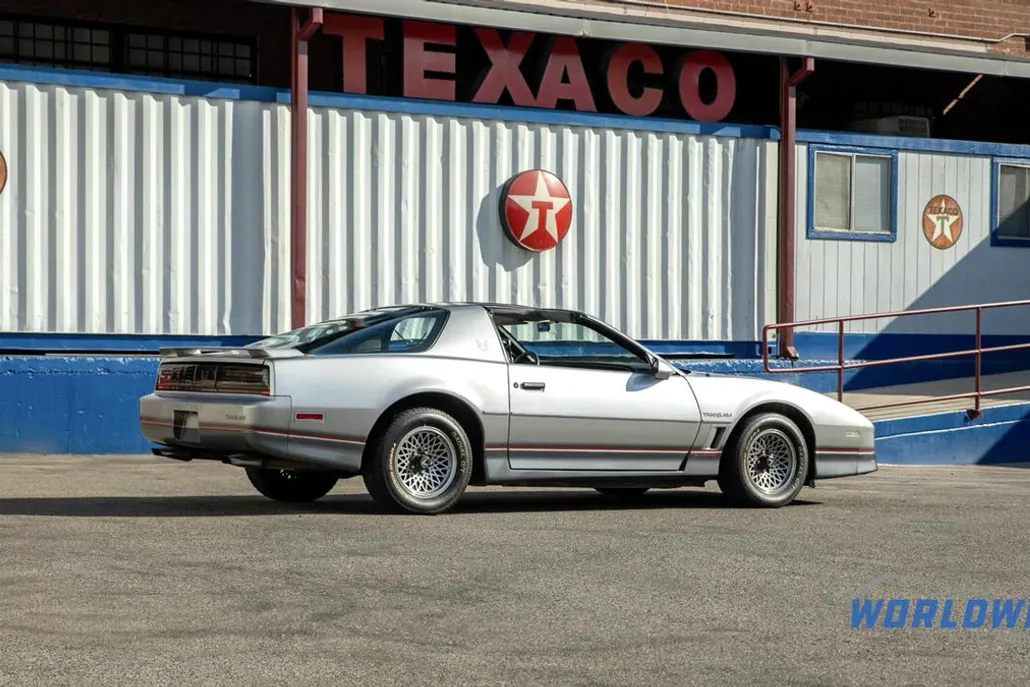 1985 Pontiac Firebird TRANS AM photo 1