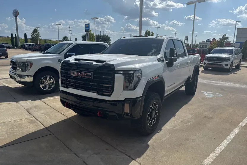 2024 Gmc Sierra HD AT4X photo 1
