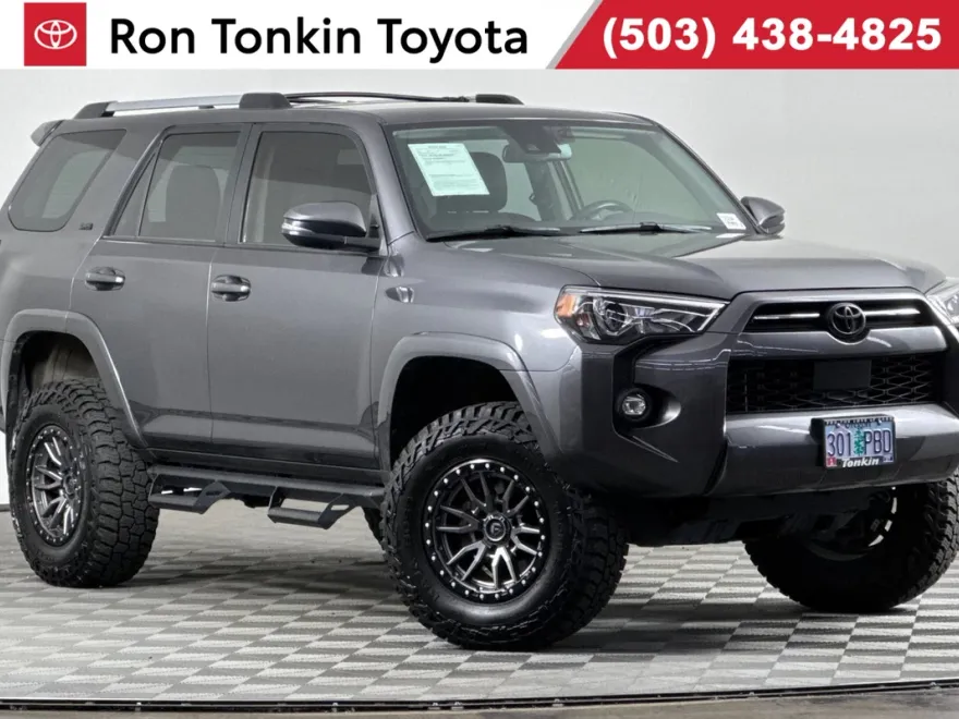 2023 Toyota 4Runner SR5 Premium photo 1
