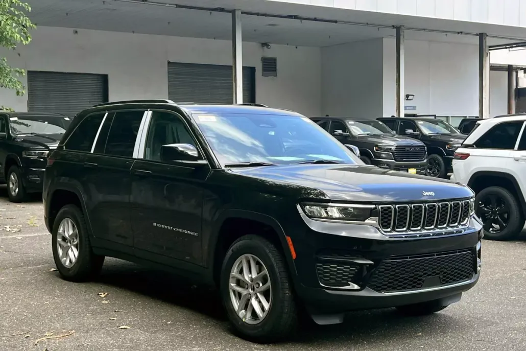 2025 Jeep Grand Cherokee Laredo X photo 1
