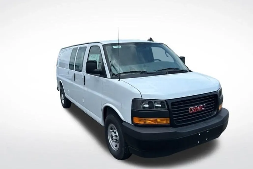 2025 Gmc Savana Cargo 2500 photo 1