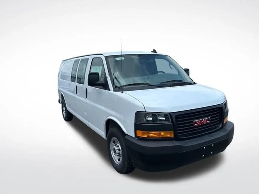 2025 Gmc Savana Cargo 2500 photo 1