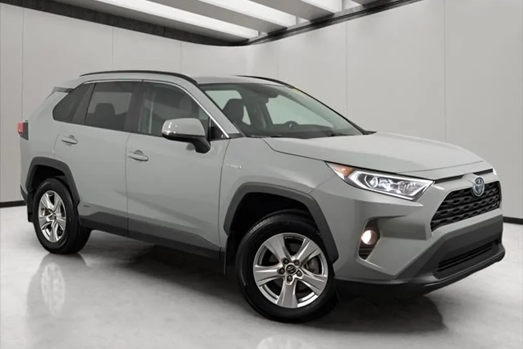 2020 Toyota RAV4 Hybrid XLE photo 1