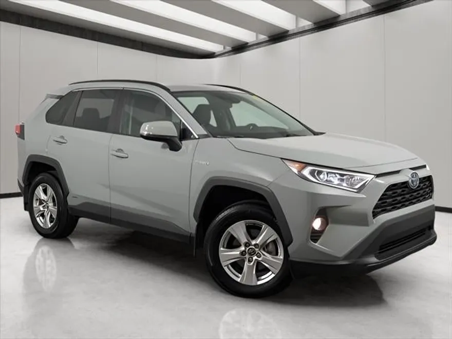 2020 Toyota RAV4 Hybrid XLE photo 1