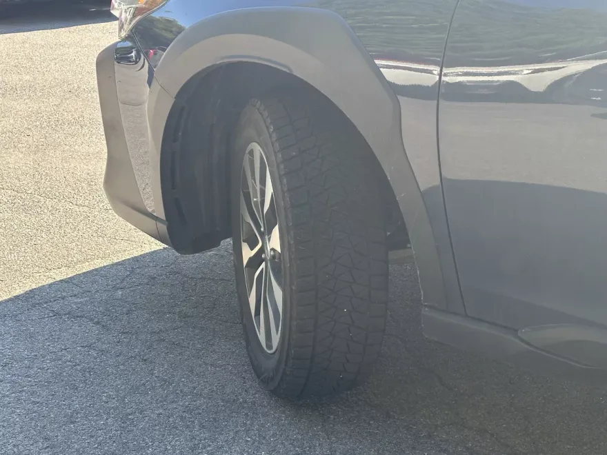 2023 Subaru Outback Touring XT photo 1