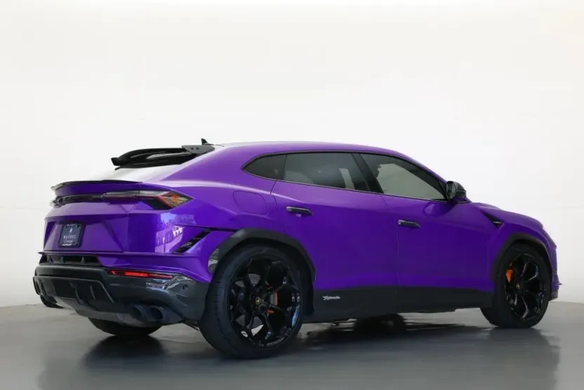 2024 Lamborghini Urus Performante photo 1