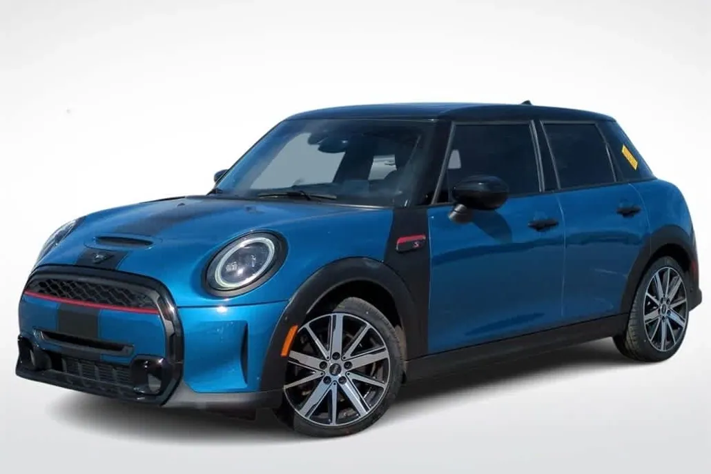 2022 Mini Cooper 4 Door Hardtop S photo 1