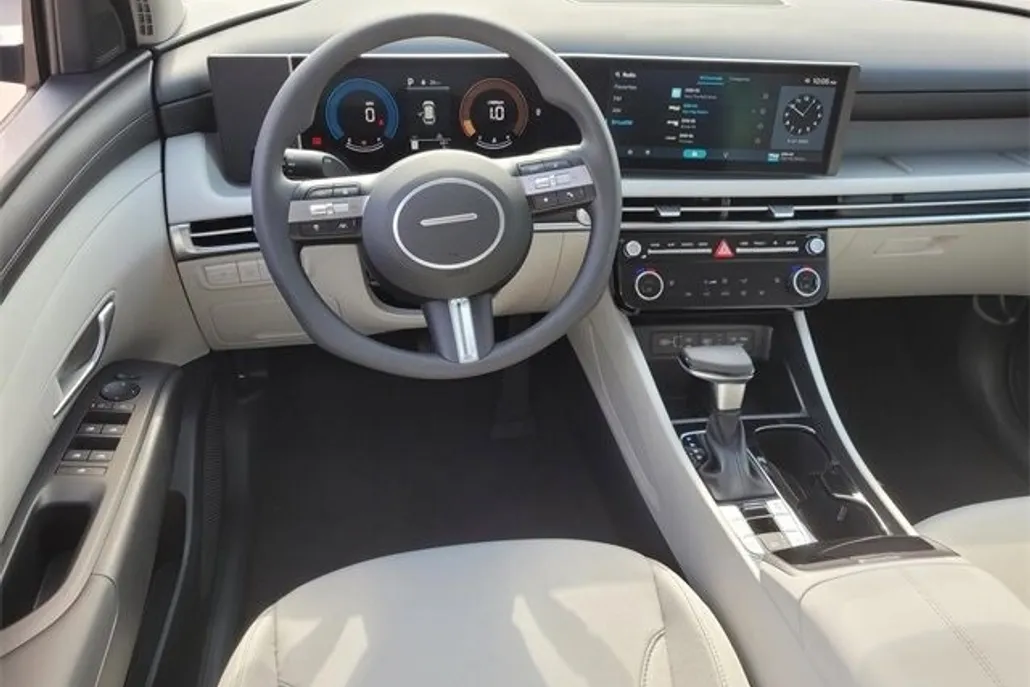 2025 Hyundai Tucson SEL photo 1
