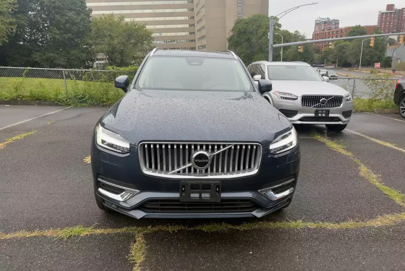 2024 Volvo XC90 B5 Core photo 1