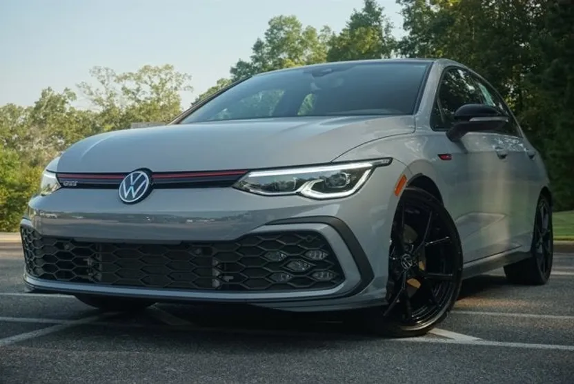 2024 Volkswagen Golf GTI 380 S photo 1