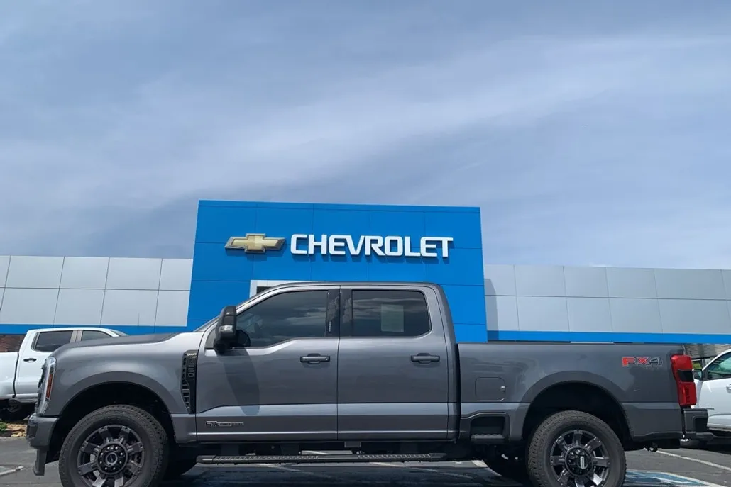 2024 Ford F-250 Lariat photo 1