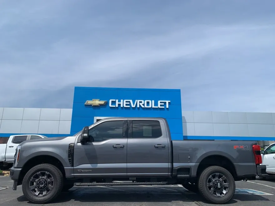 2024 Ford F-250 Lariat photo 1